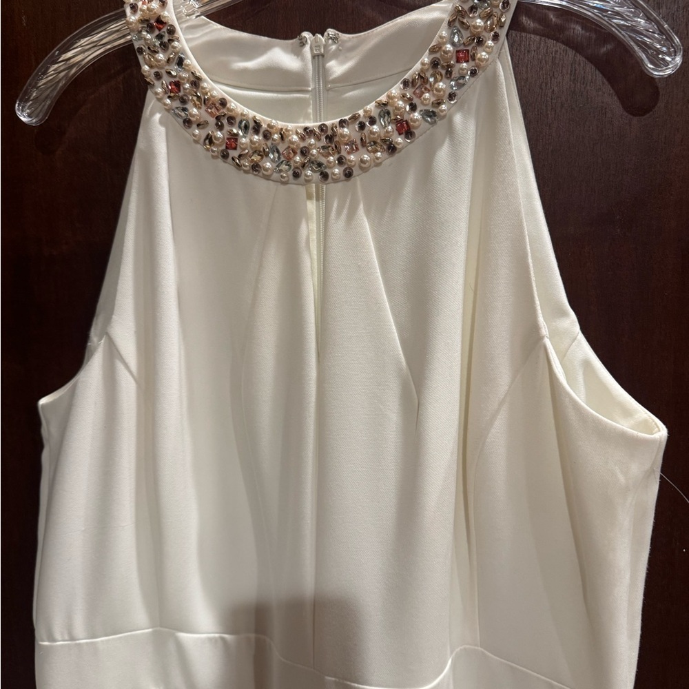 Tahari White Sleeveless Embellished Blouse